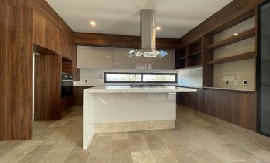 Espectacular Casa en venta La Loma Golf con alberca