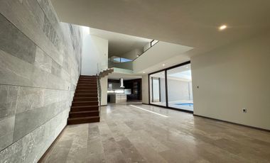 Espectacular Casa en venta La Loma Golf con alberca