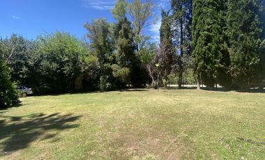 Casa en Arturo SeguI sobre un lote de 2990 mt2