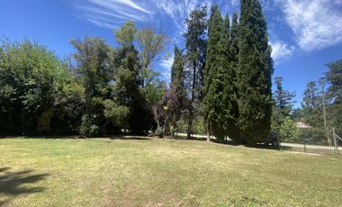 Casa en Arturo SeguI sobre un lote de 2990 mt2