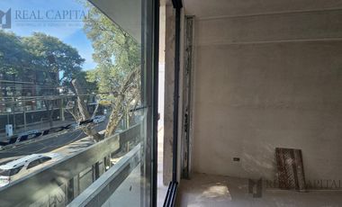 DEPARTAMENTO TIPO CASA CON TERRAZA PROPIA - SAN ISIDRO - Av. del Libertador 15300