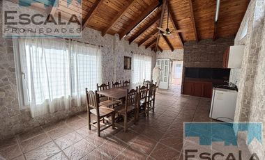 CASA EN BAIGORRIA ZONA RIO CON JARDIN COCHERA QUINCHO PILETA