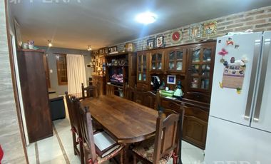 Venta de PH 3 ambientes con cochera en La Plata