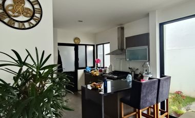 Casa en renta en solares residencial