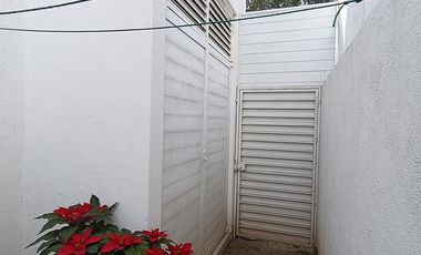 Casa en renta en solares residencial