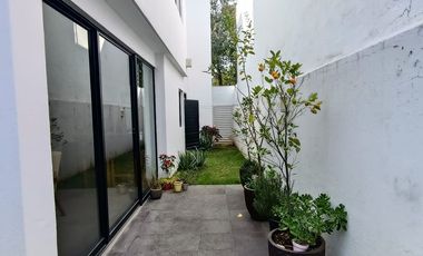 Casa en renta en solares residencial