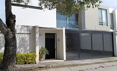 Casa en renta en solares residencial