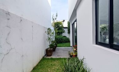 Casa en renta en solares residencial