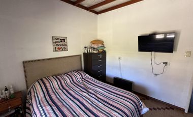 Casa en Villa Elisa. 2 dormitorios y escritorio. C.Belgrano y 405