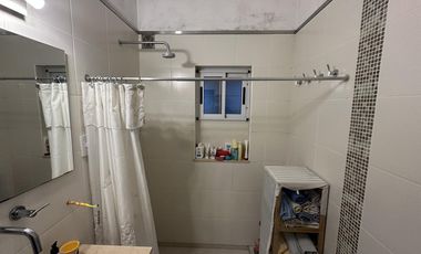 Casa en Villa Elisa. 2 dormitorios y escritorio. C.Belgrano y 405