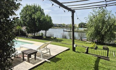 Casa en venta a la laguna, Barrio San Benito, Villanueva