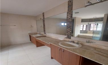 CASA EN VENTA EL DORAL COSTA SUR