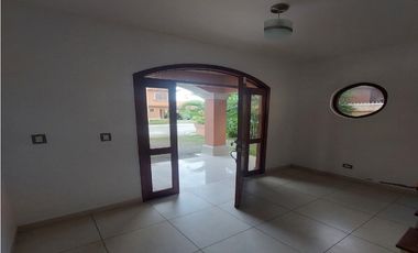 CASA EN VENTA EL DORAL COSTA SUR