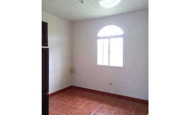 ALQUILER DE CASA EN ALTO BOQUETE 3R