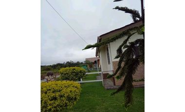 ALQUILER DE CASA EN ALTO BOQUETE 3R