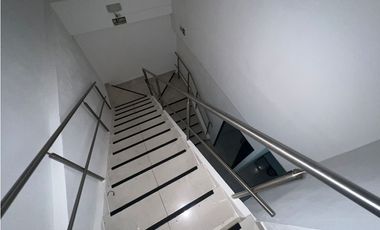 ALQUILER DE LOCAL COMERCIAL 750M LOS PUEBLOS JUAN DIAZ DE 2 NIVELES YG