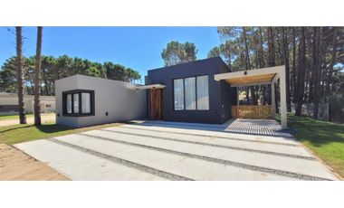 Imponente Casa en Barrio Pioneros- Febrero Temporada 2026