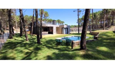 Imponente Casa en Barrio Pioneros- Febrero Temporada 2026