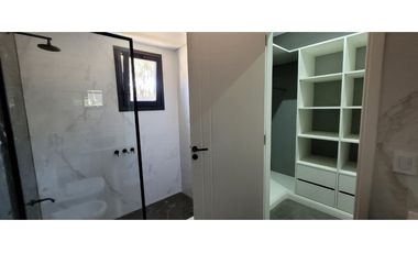 Imponente Casa en Barrio Pioneros- Febrero Temporada 2026