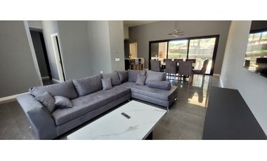 Imponente Casa en Barrio Pioneros- Febrero Temporada 2026