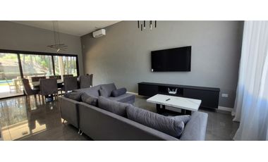 Imponente Casa en Barrio Pioneros- Febrero Temporada 2026