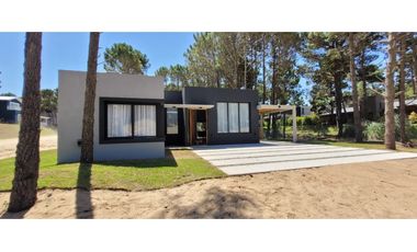 Imponente Casa en Barrio Pioneros- Febrero Temporada 2026