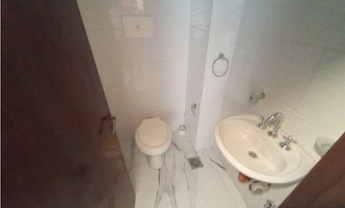 ALQ - DPTO 3 DORM - 3 BAÑOS - BALCON EXTERNO - BV CHACABUCO N° 400