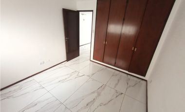 ALQ - DPTO 3 DORM - 3 BAÑOS - BALCON EXTERNO - BV CHACABUCO N° 400