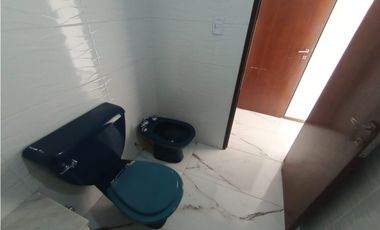 ALQ - DPTO 3 DORM - 3 BAÑOS - BALCON EXTERNO - BV CHACABUCO N° 400