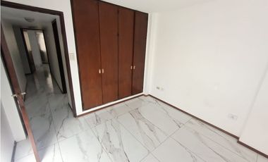 ALQ - DPTO 3 DORM - 3 BAÑOS - BALCON EXTERNO - BV CHACABUCO N° 400