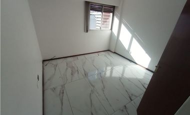 ALQ - DPTO 3 DORM - 3 BAÑOS - BALCON EXTERNO - BV CHACABUCO N° 400