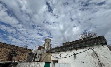 CASA EN VENTA PEREZ DOS DORMITORIOS PATIO COCHERA