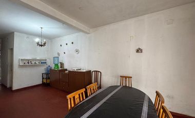 CASA EN VENTA PEREZ DOS DORMITORIOS PATIO COCHERA