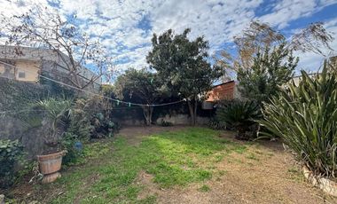 CASA EN VENTA PEREZ DOS DORMITORIOS PATIO COCHERA