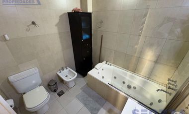 Venta de Casa 5 ambientes con pileta en Los Polvorines Apta Credito