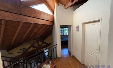 Venta de Casa 5 ambientes con pileta en Los Polvorines Apta Credito