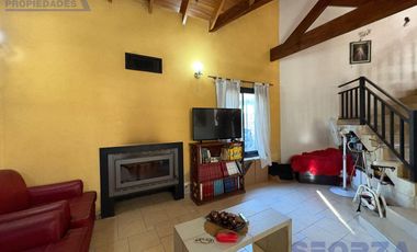 Venta de Casa 5 ambientes con pileta en Los Polvorines Apta Credito