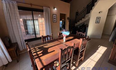 Venta de Casa 5 ambientes con pileta en Los Polvorines Apta Credito