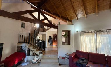 Venta de Casa 5 ambientes con pileta en Los Polvorines Apta Credito