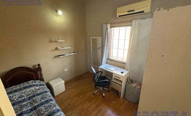 Venta de Casa 5 ambientes con pileta en Los Polvorines Apta Credito