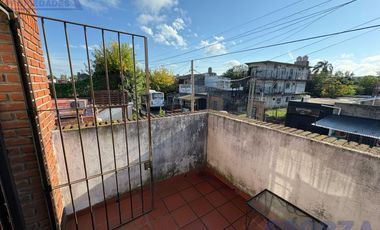 Venta de Casa 5 ambientes con pileta en Los Polvorines Apta Credito