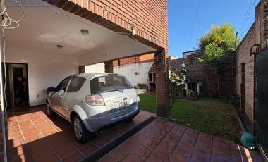 Venta de Casa 5 ambientes con pileta en Los Polvorines Apta Credito