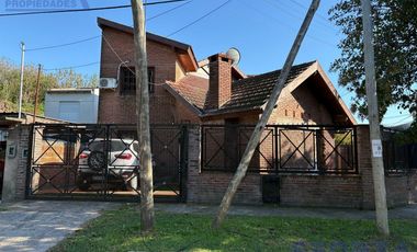 Venta de Casa 5 ambientes con pileta en Los Polvorines Apta Credito