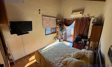 Venta de Casa 5 ambientes con pileta en Los Polvorines Apta Credito