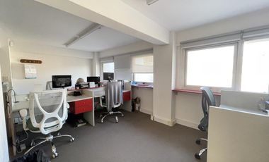 RETASADA!!!!!!!IMPECABLE Oficina Centro Uruguay Norte excelente imagen corporativa.