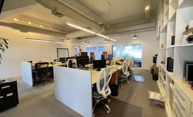 RETASADA!!!!!!!IMPECABLE Oficina Centro Uruguay Norte excelente imagen corporativa.