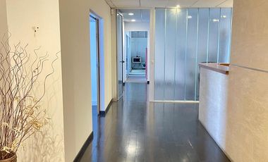 RETASADA!!!!!!!IMPECABLE Oficina Centro Uruguay Norte excelente imagen corporativa.