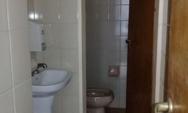 OFICINA MUY BUEN ESTADO, NO PAGA EXPENSAS, EN GALLO 1500 y CHARCAS PALERMO