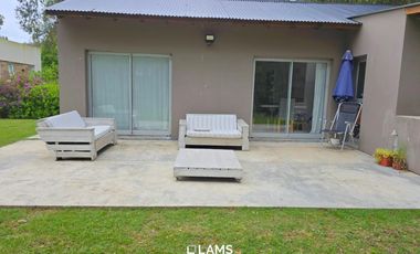 Alquiler tempora 25/26 - Casa 4 ambientes con parrilla - Barrio Privado Arenas del sur