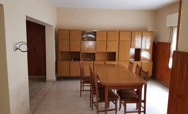 Alquilo casa de dos dormitorios